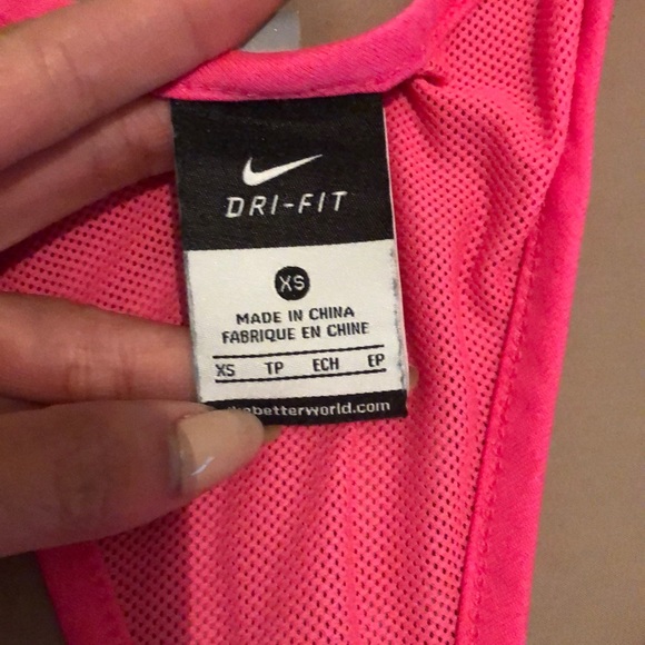 Two Nike dri-fit tanks xs - Picture 3 of 8